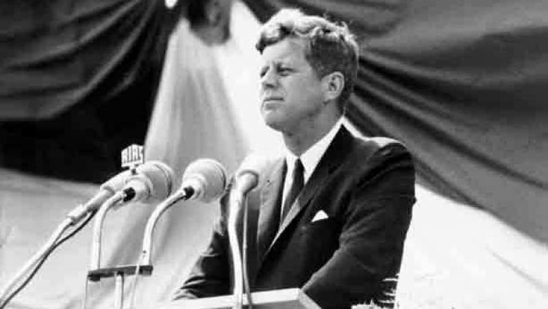 Mii de fotografii inedite cu John F. Kennedy, vandute la licitatie