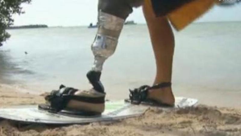 VIDEO! Un tanar din SUA face schi nautic cu un picior amputat