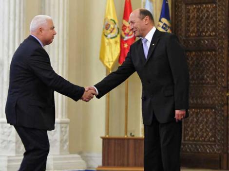 SPECIAL: Lazaroiu l-a scos basma curata pe Basescu