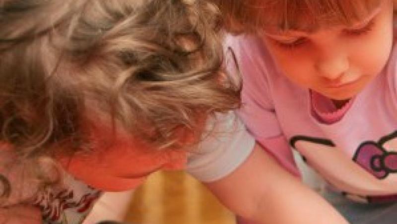 PE incurajeaza adoptiile pentru a asigura dreptul copilului la o familie