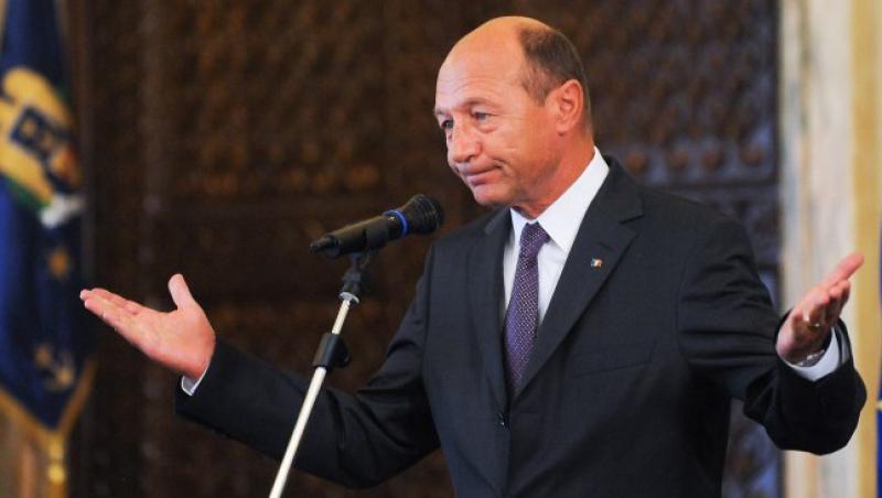 Vezi cum explica Basescu criza pensiilor militare!