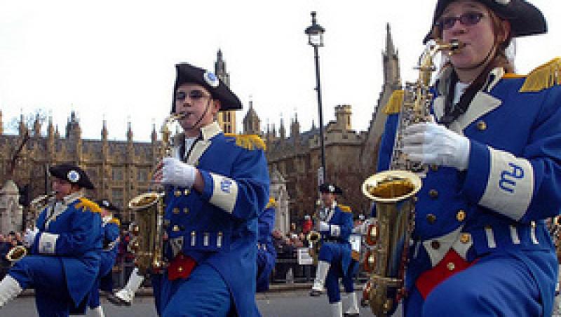 VIDEO! Londonezii au sarbatorit pe strazi Ziua Natiunilor