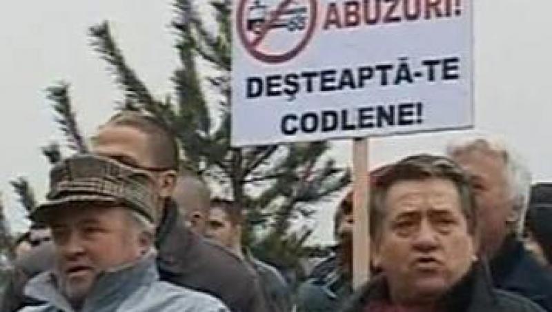 Codlea: Peste 100 de soferi au protestat, suparati pe firma care administreaza parcarile