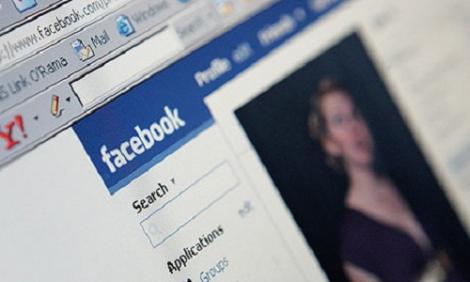Liceeni arestati pentru ridiculizarea unui minor pe Facebook