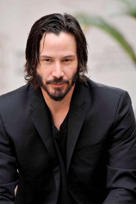 Keanu Reeves anunta doua noi productii din franciza "Matrix"