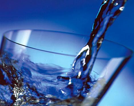 Cum scapi de deshidratarea cronica prin alimente bogate in apa