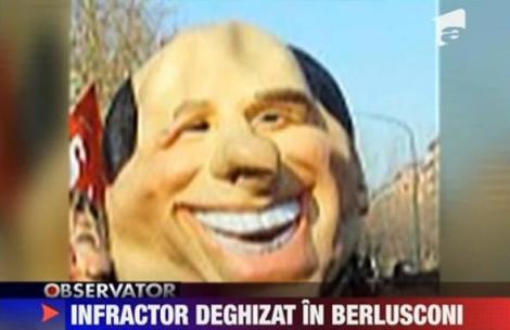 VIDEO! Un hot roman se deghiza in Berlusconi la spargeri