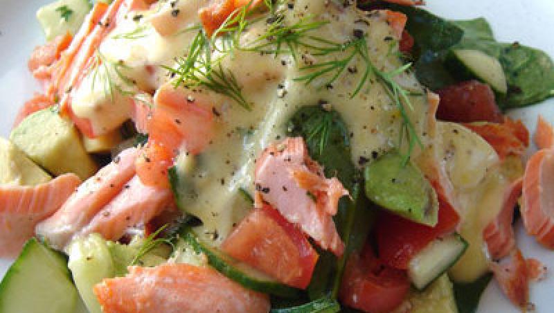 Reteta zilei: salata cu somon si creveti