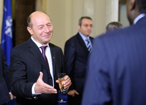 Traian Basescu: Oficial, Romania are 500.000 de romi. In realitate, avem 1,5 milioane