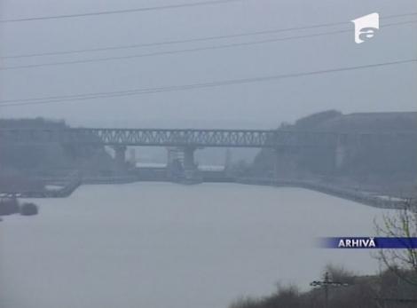 Dubla sinucidere la Constanta: Doi tineri s-au aruncat de pe Podul de la Cernavoda