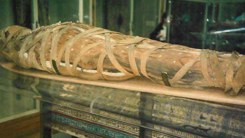 Doua mumii egiptene, grav avariate intr-o tentativa de furt
