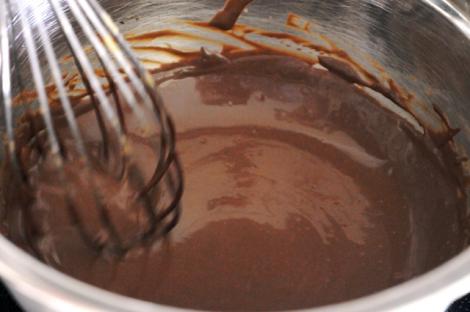 VIDEO! Reteta: cescute cu crema de ciocolata