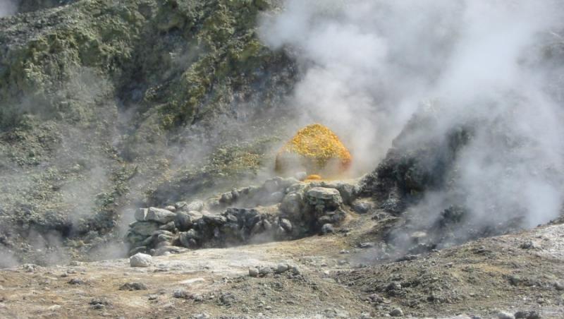 Campi Flegrei, vulcanul care ameninta viata de pe continentul european