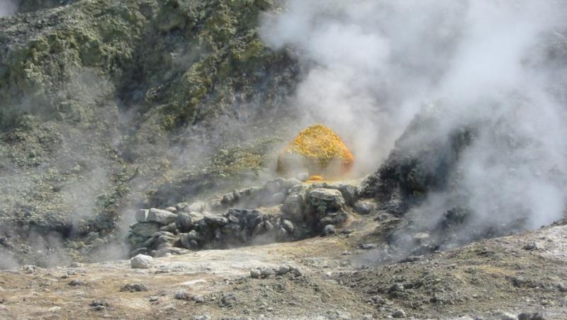 Campi Flegrei, vulcanul care ameninta viata de pe continentul european