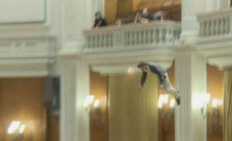 VIDEO: Sinucigasul de la Parlament a fost externat