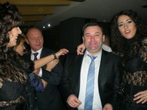 FOTO: Vezi cum au petrecut Basescu si Boc de Revelion!