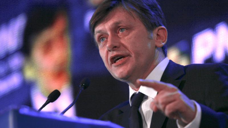 Crin Antonescu: Nu am colaborat cu Securitatea, ce a facut Basescu nu poate fi calificat