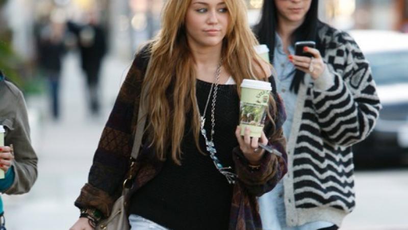 Miley Cyrus, printre vedetele cu cele mai mari incasari in 2010 dupa Forbes