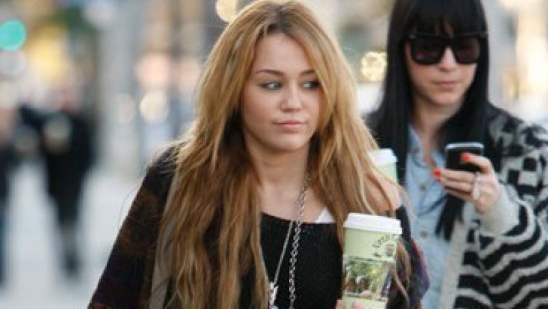 Miley Cyrus, printre vedetele cu cele mai mari incasari in 2010 dupa Forbes