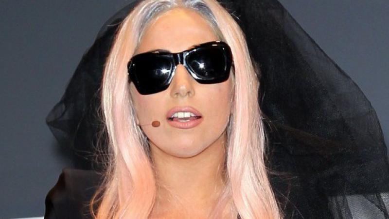 VIDEO! Vezi ochelarii Polaroid promovati de Lady Gaga!