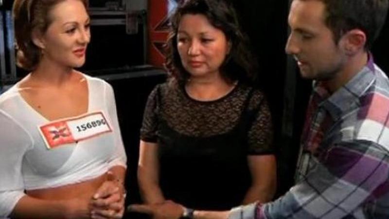 VIDEO! Dani Otil, gelos pe abdomenul unei concurente X Factor