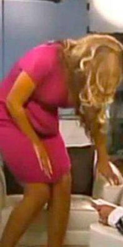 FOTO! Beyonce, cu burta de mamica falsa?!