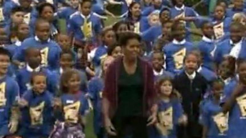 VIDEO! Michelle Obama, inviorare in fata Casei Albe impreuna cu sute de elevi