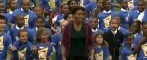 VIDEO! Michelle Obama, inviorare in fata Casei Albe impreuna cu sute de elevi