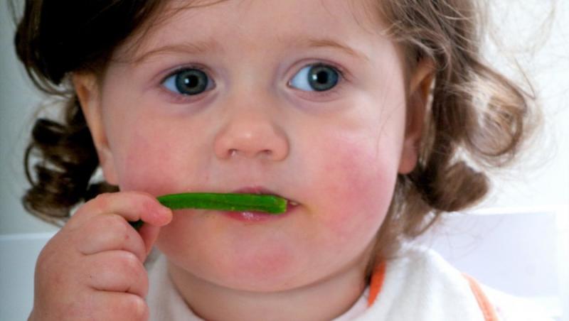 Afla de ce nu trebuie sa-ti obligi copilul sa manance legume!