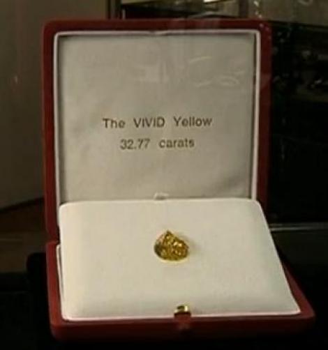VIDEO! Un diamant galben, evaluat la 8 milioane de dolari, scos la licitatie in New York