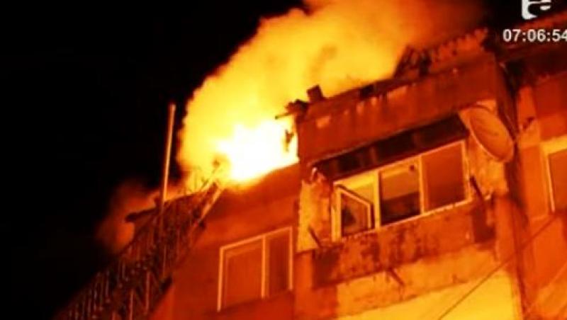 VIDEO! Incendiu devastator intr-un bloc din Vaslui