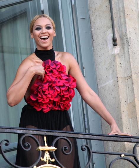 VIDEO! Beyonce, nici urma de sarcina in noul sau videoclip sexy, “Love On Top”