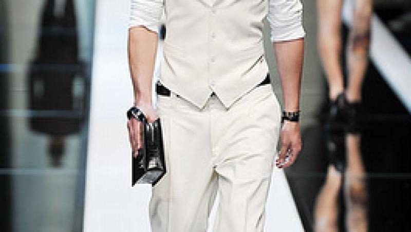 FOTO! Plicul-geanta pentru barbati, noul trend in fashion