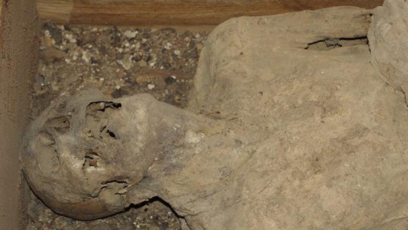 O televiziune din Marea Britanie va transmite mumificarea unui cadavru