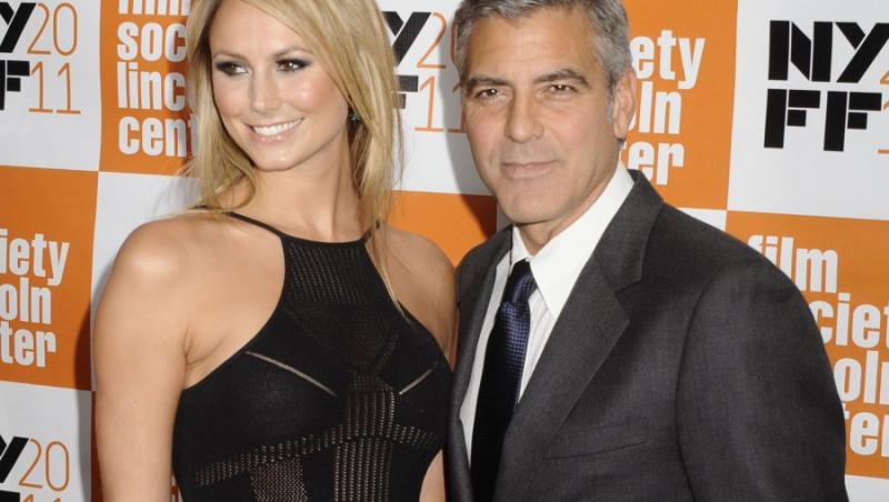 George Clooney s-a afisat cu Stacy Keibler pe covorul rosu!