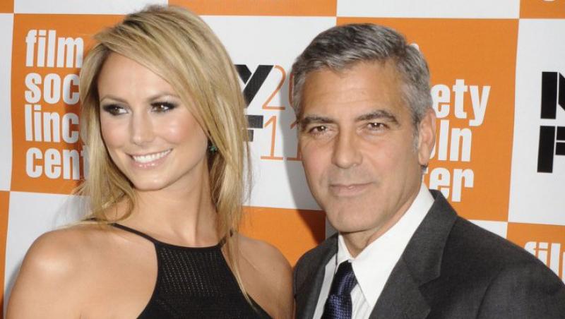 George Clooney s-a afisat cu Stacy Keibler pe covorul rosu!