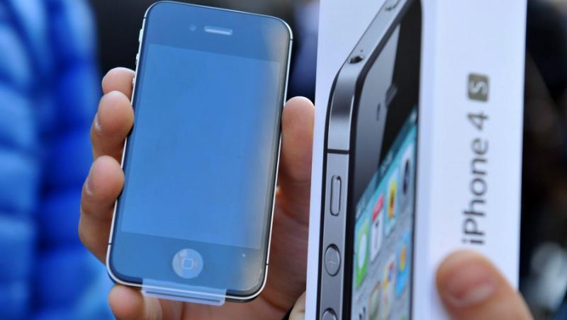 Vanzari record la iPhone 4S! Apple a vandut peste patru milioane de telefoane in trei zile!