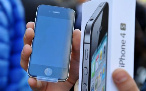 Vanzari record la iPhone 4S! Apple a vandut peste patru milioane de telefoane in trei zile!