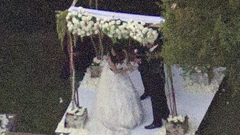 FOTO! Brenda din Beverly Hills 20910 a facut nunta in negru!