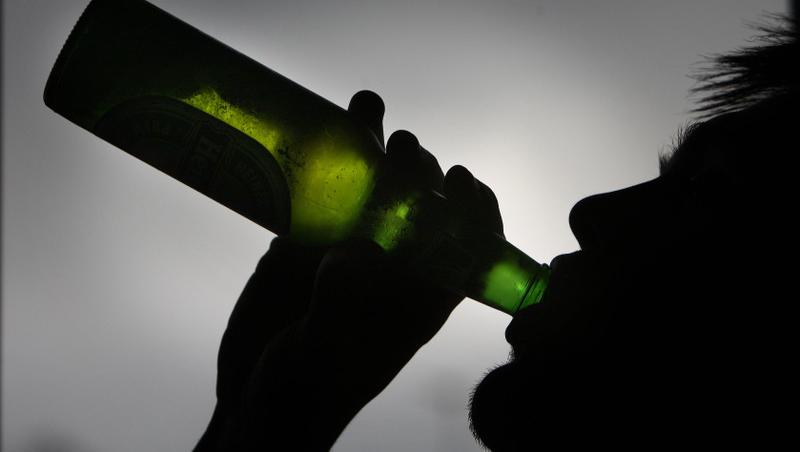 UE: Aproape 50% din elevii de 15 - 16 ani consuma alcool regulat!