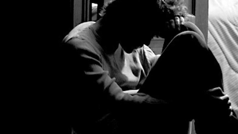 Cat de repede poti trece de la depresie la sinucidere? Iata opt semne care pot duce la un sfarsit tragic!