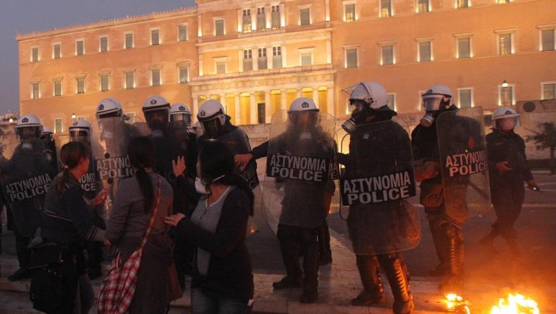 Grecia: Parlamentul a adoptat planul de austeritate in ciuda protestelor