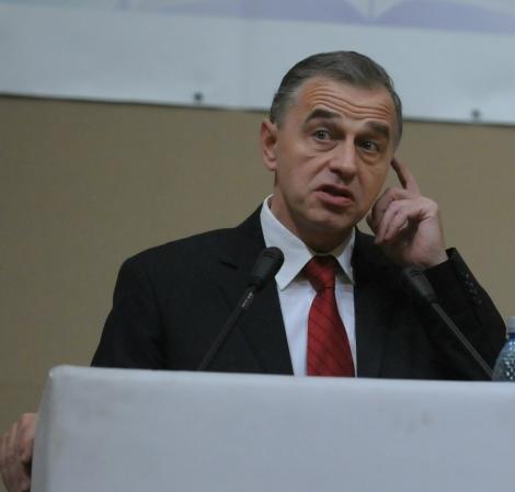 Mircea Geoana, atac la presedintele de onoare al PSD. Iliescu: "E rusinos"