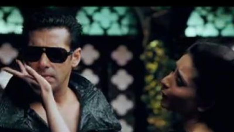 VIDEO! Vedetele de la Bollywood copiaza colindele romanesti si le transforma in hituri