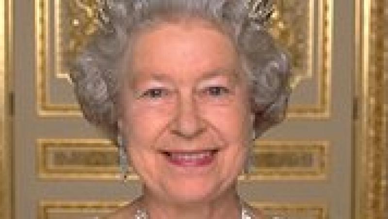 Regina Marii Britanii face economie la lumina: 