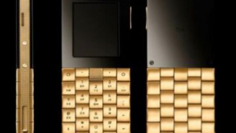 Telefonul mobil din aur de 18 carate: Costa 57.000 dolari, dar nu are camera foto