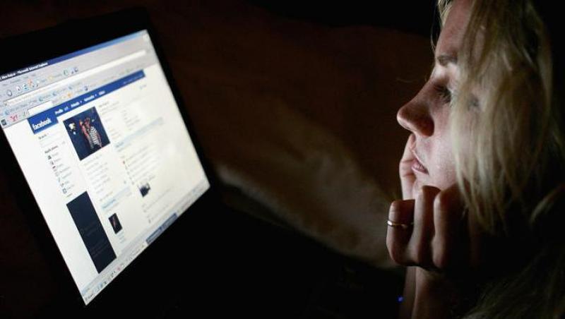 Adolescenta torturata pana la moarte de prieten pentru parola de Facebook