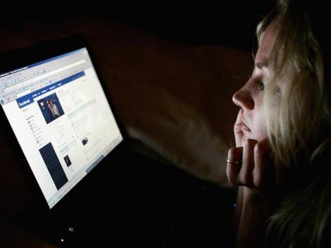 Adolescenta torturata pana la moarte de prieten pentru parola de Facebook