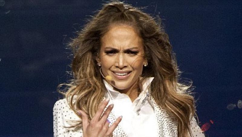 VIDEO! Jennifer Lopez a izbucnit in plans pe scena!