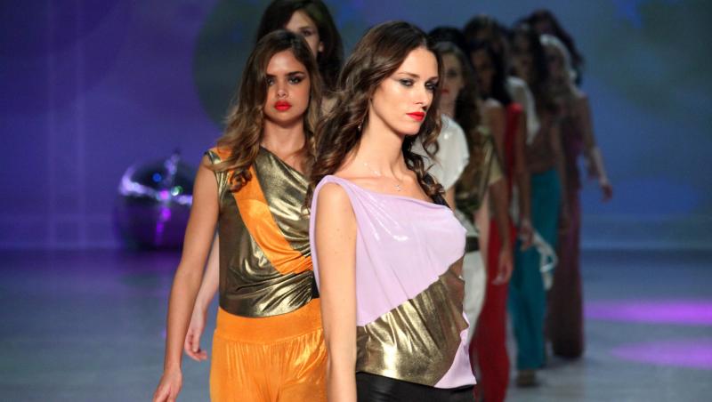 FOTO! Mirela Stelea, show de moda la Dubai Fashion Week pe un podium de 1200 m2